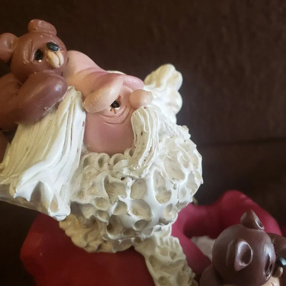 Vintage Possible Dreams Mini Munchikins Santa 1992 Figurine with bears resin Sad